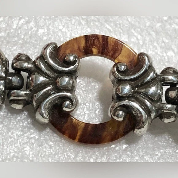 Pulsera Brighton Lucite y Tono Plata Dije Correa Cuero Foto 3 de 4