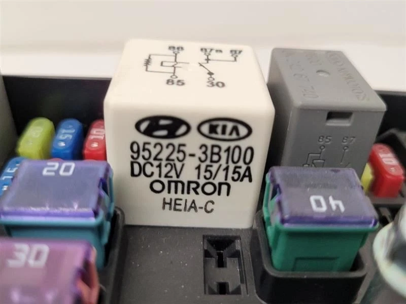 Motor de caja de fusibles KIA SEDONA 2011-2012 2014 919504D361 Foto 4 de 4