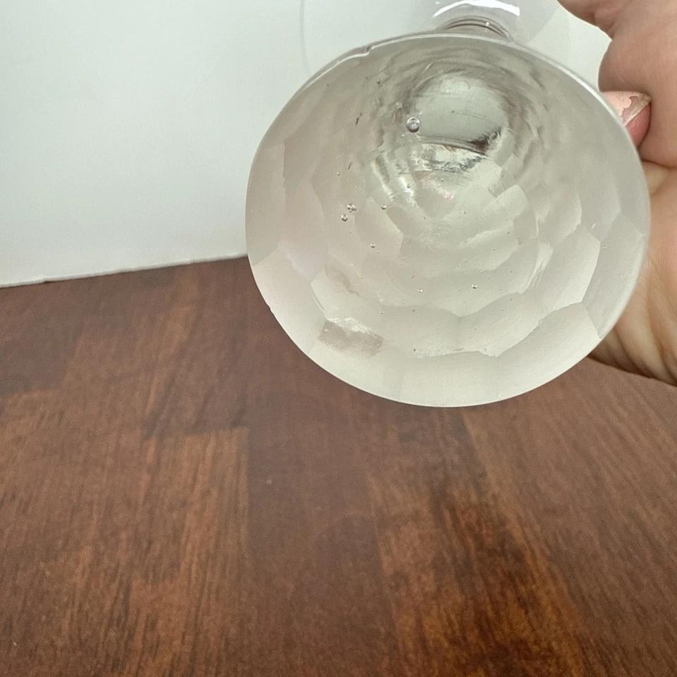 Vaso de Martini ARTLAND PRESSCOTT transparente esmerilado martillado vajilla cóctel Foto 2 de 3