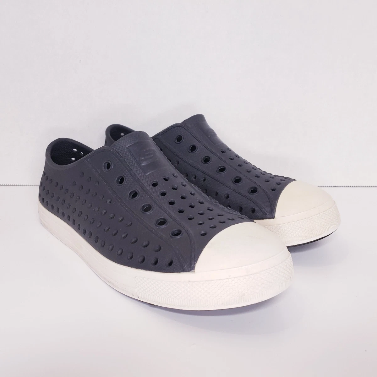 Skechers helioblast store