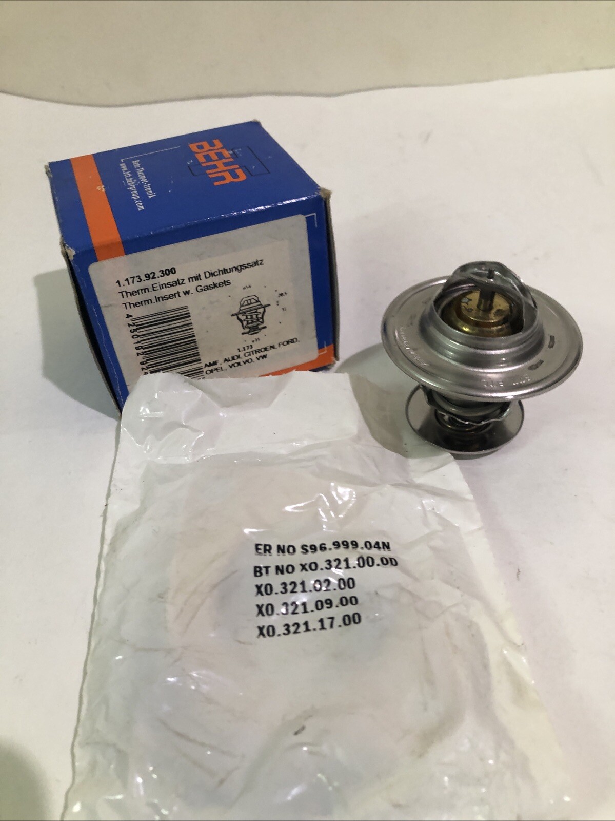 BEHR Thermostat 1.173.92.300 271664 Fits Volvo 850 S40 V40 V70 S60 V90