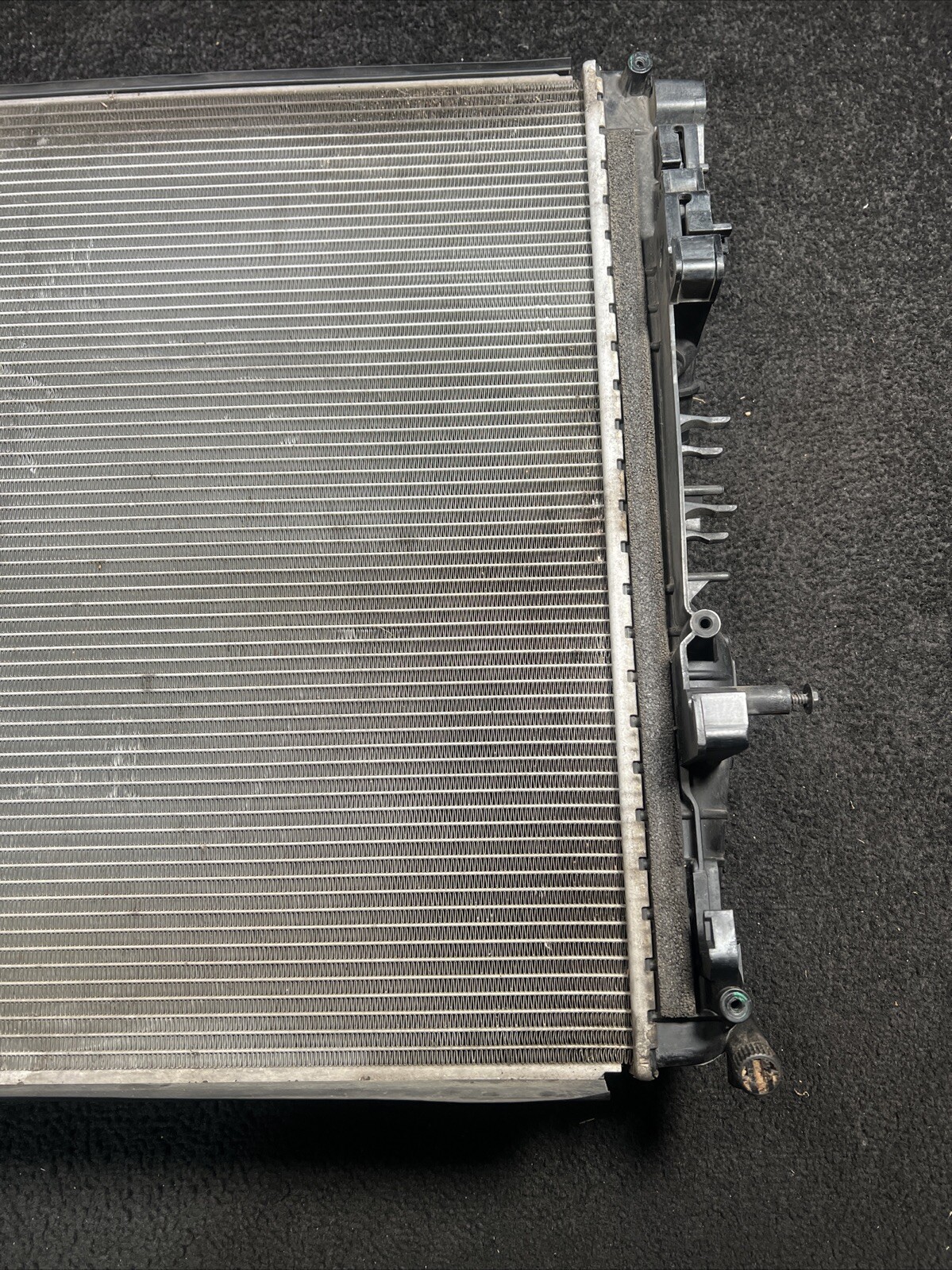 2017 Maserati Levante Engine Cooling Radiator OEM 16478746