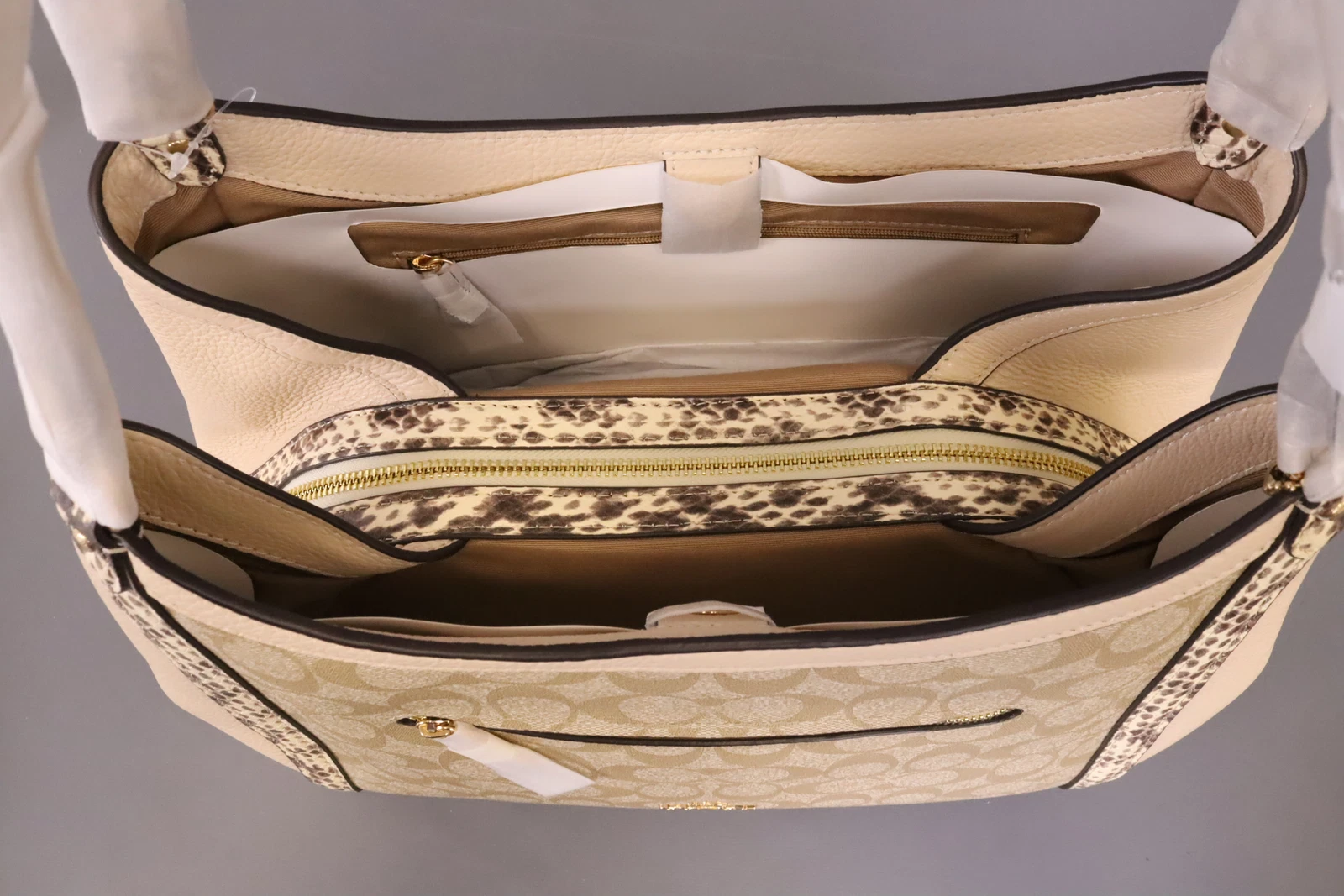 Borsa a tracolla Coach Kristy in pelle di serpente con triplo scomparto