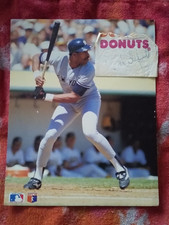 DAVE WINFIELD 8X10 PICTURE WITH AUTOGRAPH DUNKIN DONUTS NAPKIN