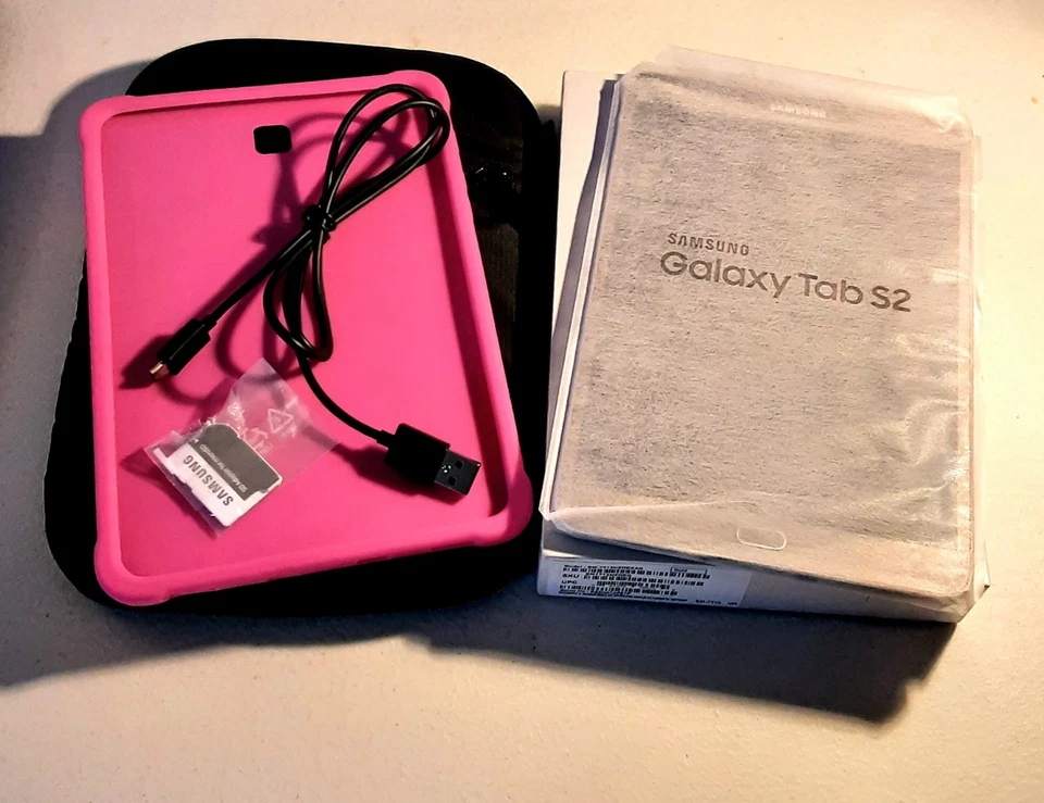 Samsung Galaxy Tab S2 8.0 SM-T713 WI-FI 32GB Dorado con Tarjeta SD de 64 GB Acc Foto 2 de 4