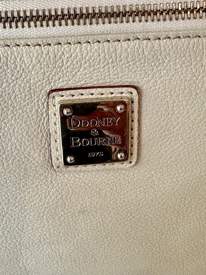 Bolso de Mano DOONEY & BOURKE 1975 Auténtico Vintage Cuero Guijarro Marfil Foto 2 de 4