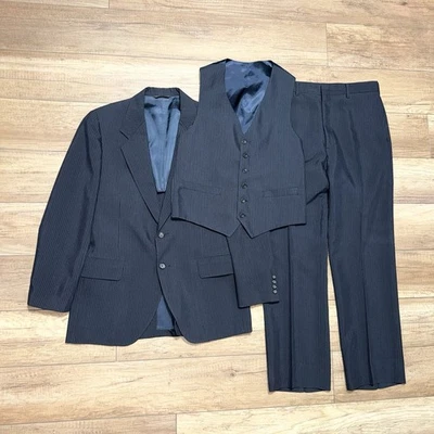 Kuppenheimer Vintage USA Made 3pc Navy Pinstriped Suit Set Mens 40R - 32W x 29L - Image 1 of 4