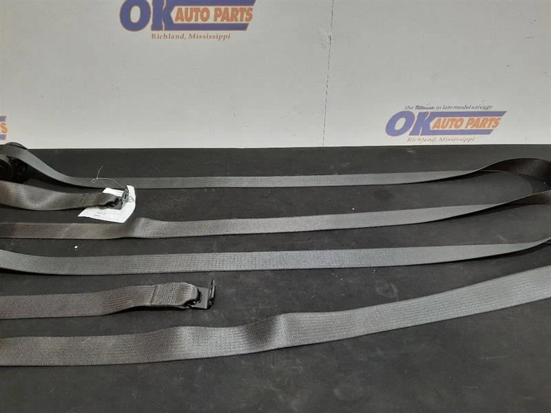 21 2021 CHEVY BLAZER OEM REAR SEAT BELT RETRACTOR SET BLACK - Imagem 3 de 4