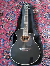 Yamaha APX700II.  technisch o.k.