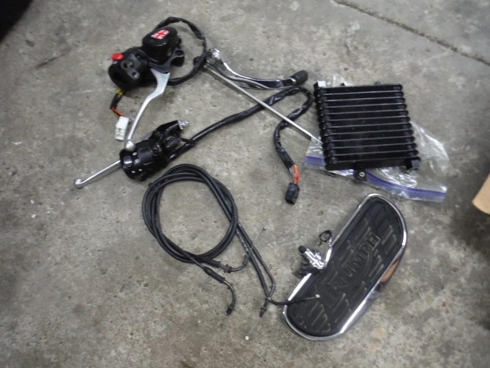 Triumph America Lote Piezas Interruptor Derecho Interruptor Izquierdo Maestro Enfriador Palanca Cables Foto 2 de 4