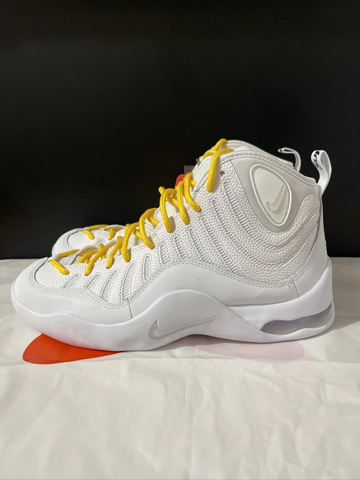Taille 9   Nike Supreme x Air Bakin blanc