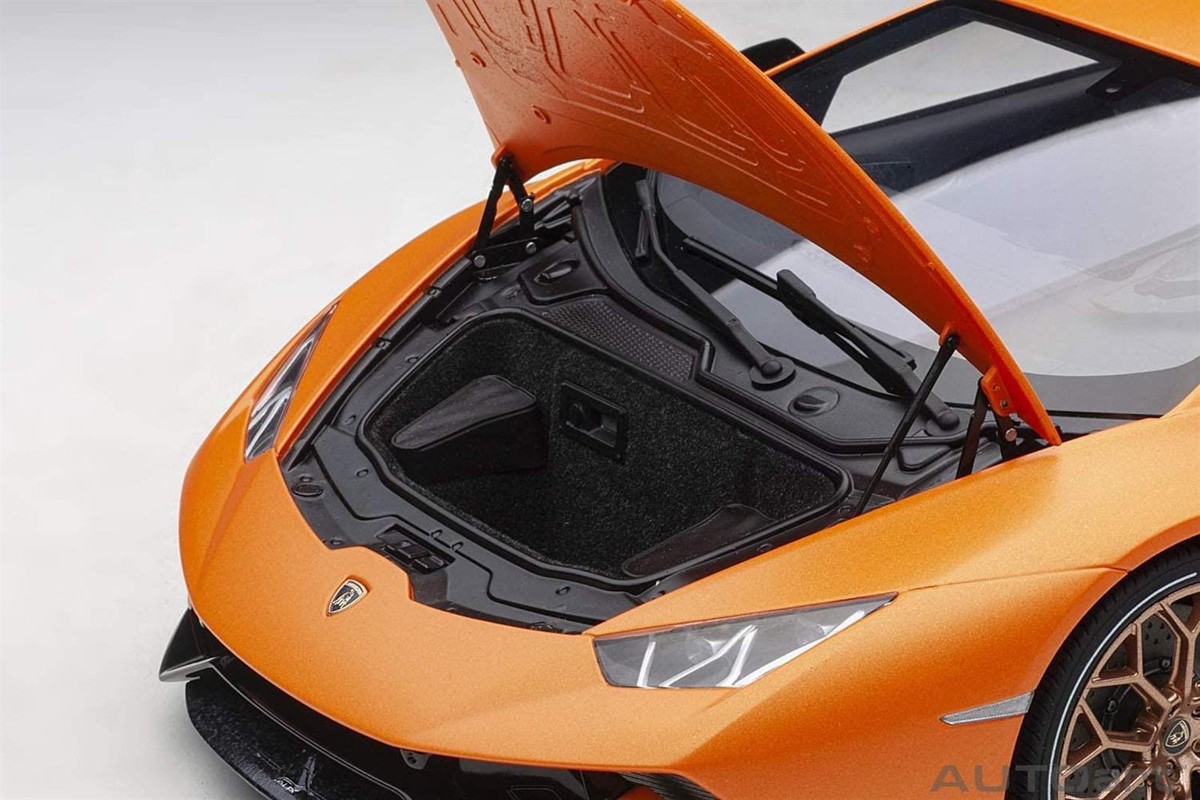 AUTOart 1/12 Lamborghini Huracan Performante Matte Orange Finished