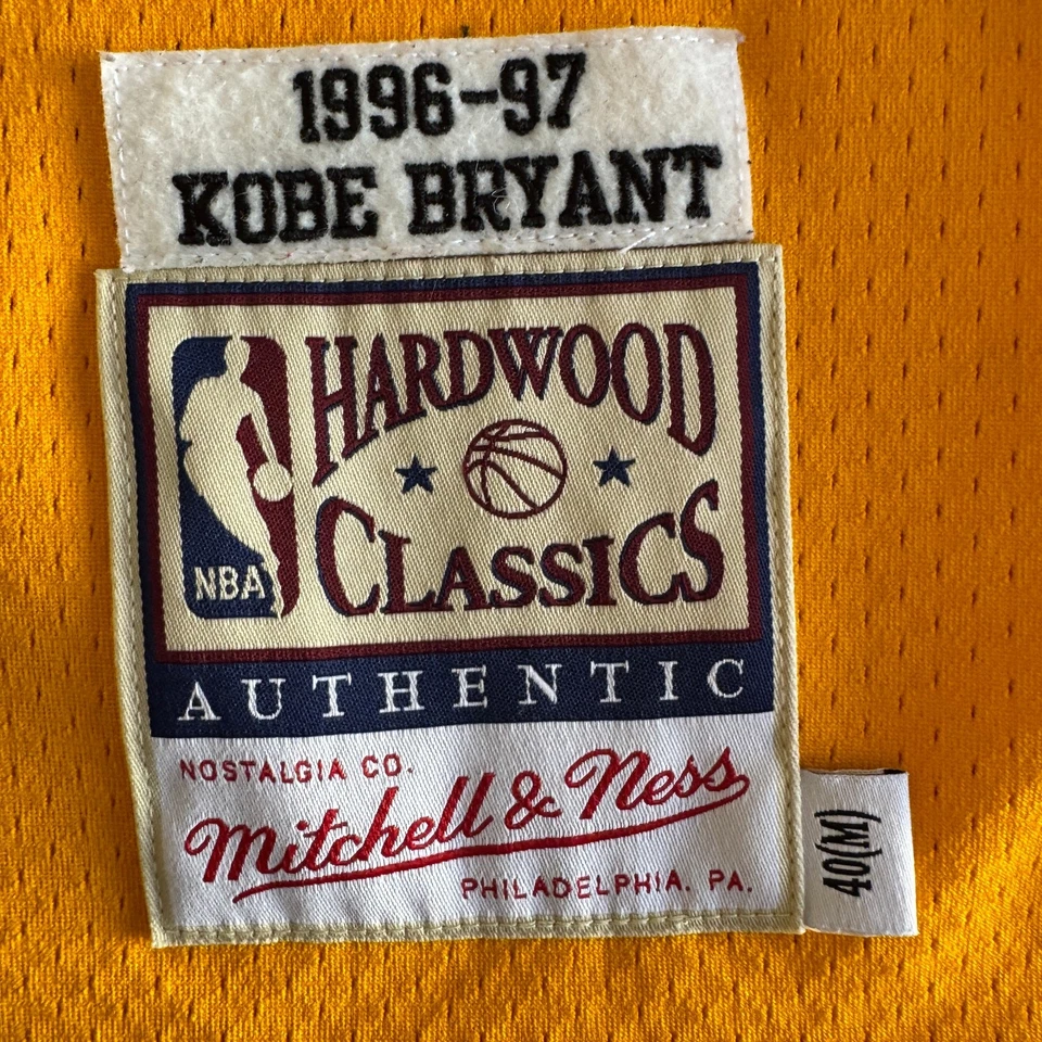 Authentic Kobe Bryant Mitchell & Ness NBA Los Angeles Lakers Rookie Jersey M 40 - Image 3 of 4