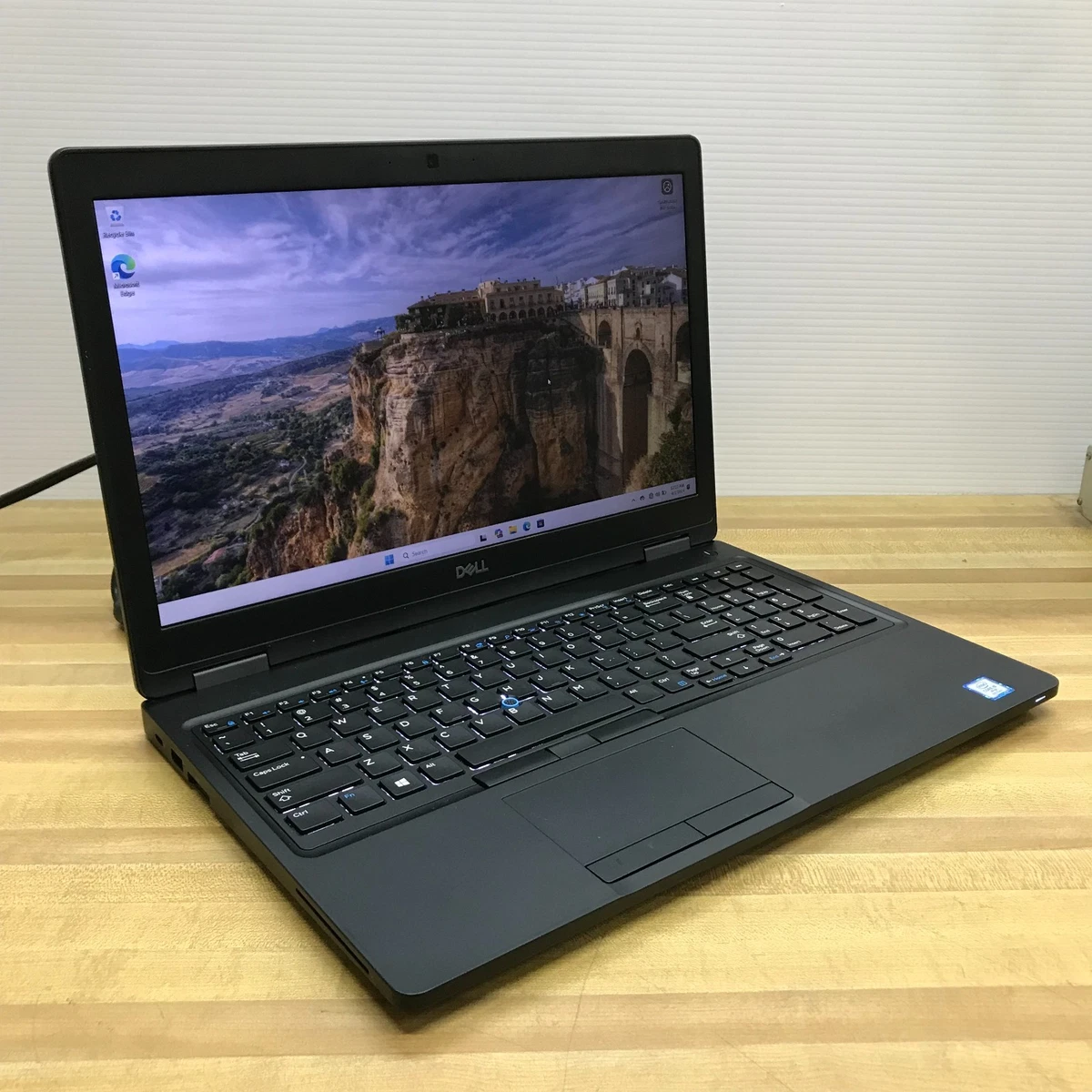 Dell Intel Core i5 8th Gen. PC Laptops & Netbooks 256 GB SSD