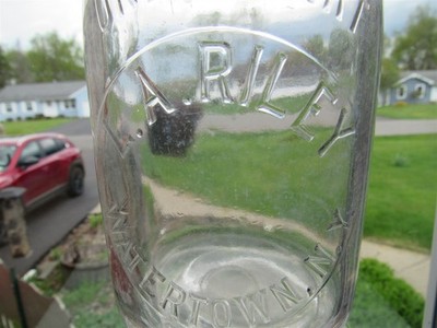 TREQ Milk Bottle L A Riley Dairy Farm Watertown NY JEFFERSON COUNTY Very Rare