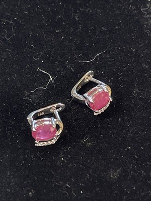 .925 Sterling Silber Ohrstecker mit echten natürlichen roten Rubinen (2ct)