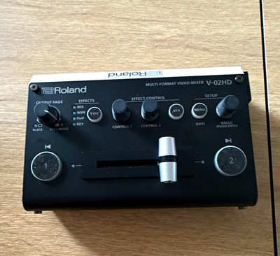 Roland V-02HD Videomischer Tischgerät 2x HDMI In/Out Chroma Key Scaler