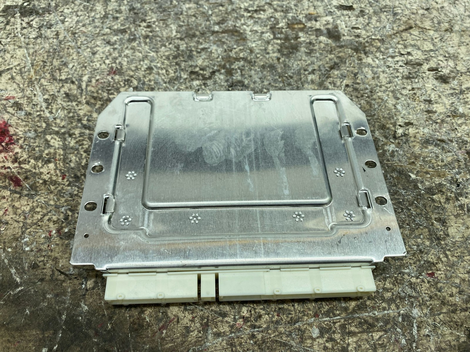 2017-2022 MASERATI LEVANTE TELEMATICS COMUNICATION CONTROL MODULE 06701732090