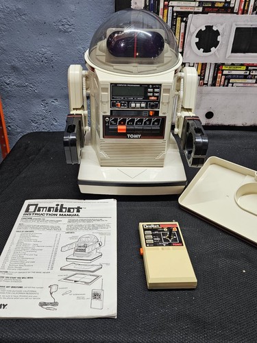 Vintage Tomy 5402 Omnibot RX Robot Working W/ Remote & Manual Tested