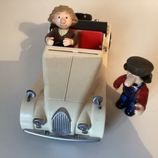 Collectable 2006 Postman Pat Dr. Sylvia Gilbertson’s Cream Morgan Friction Car