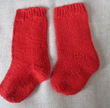 Alte Puppenstrümpfe in rot ,handarbeit  ( 30 )