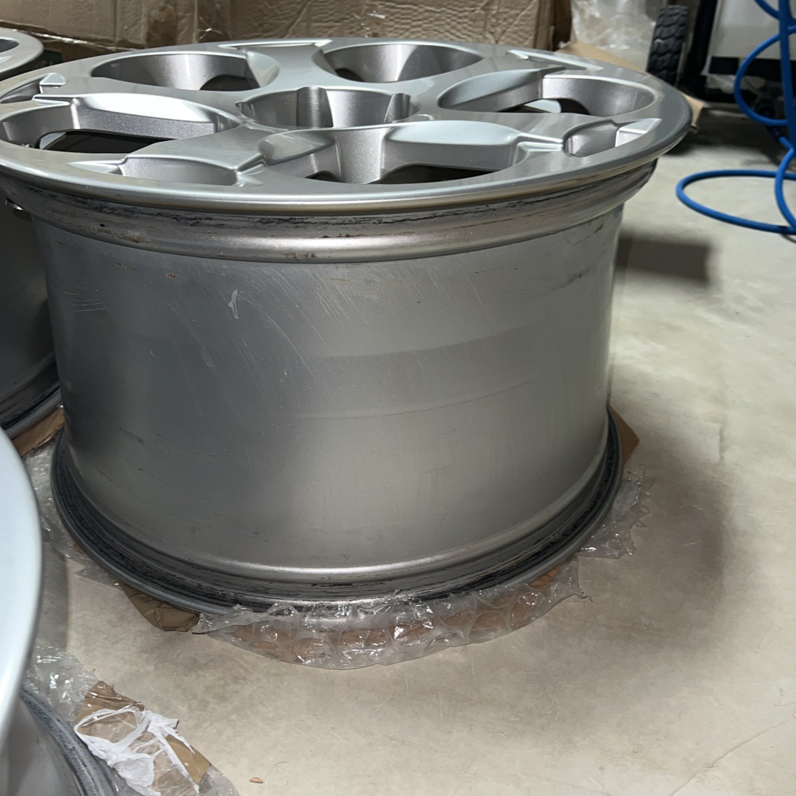 Set of 19" OEM Genuine Lamborghini Gallardo  rims +R8 fitment in excellent cond!