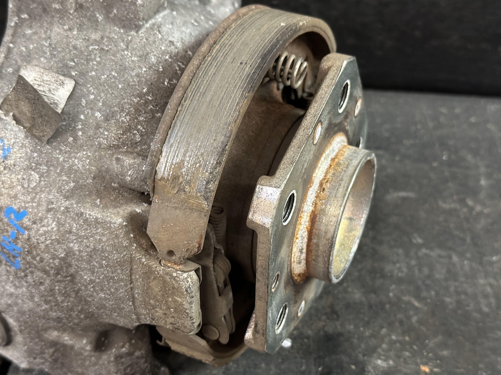 08-19 MASERATI GRANTURISMO REAR DRIVER LEFT LH SPINDLE KNUCKLE HUB OEM 18K