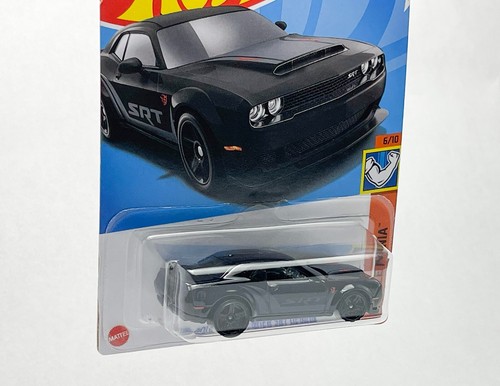 18 Dodge Challenger SRT Demon - Muscle Mania - Hot Wheels - MATTEL - HKK90-N7C5 - Picture 4 of 13
