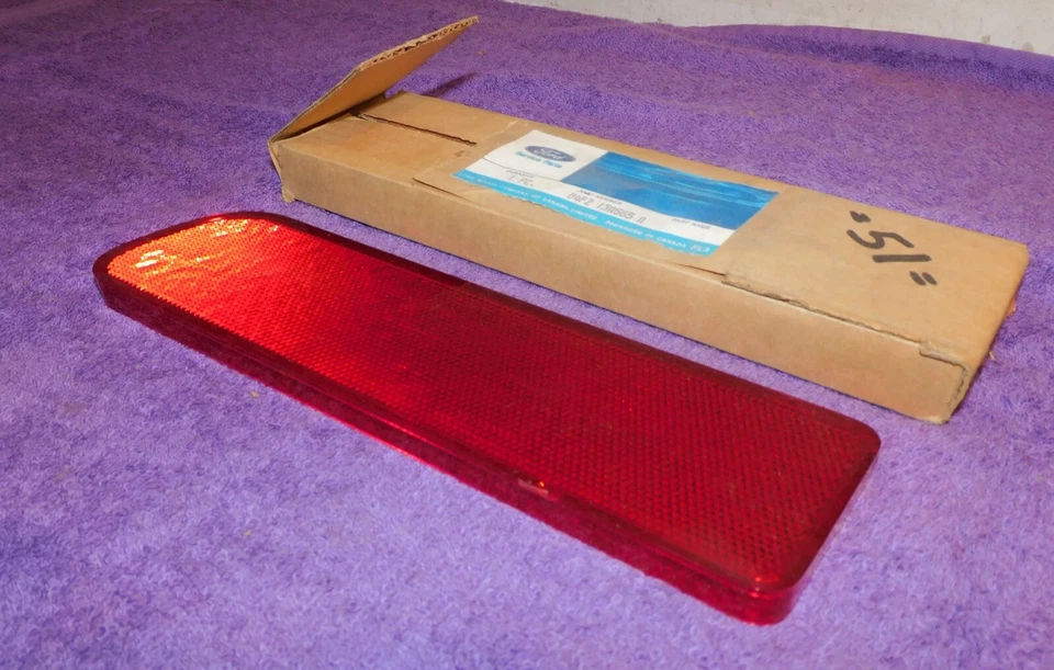 1974-1978 Mercury Bobcat Hatch NOS RH REAR TAIL LAMP PANEL INNER REFLECTOR LENS - Image 2 of 4
