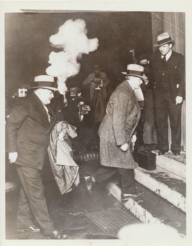 REPRINT OF ORIGINAL PHOTO OF EARLY MOVIE CAMERA W/ FLASH POWDER - 第 1/1 張圖片