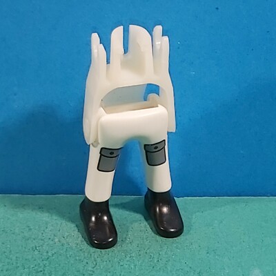 Lotto Di 3 Pezzi Playmobil &ndash; Gambe E Scarpe, Categoria 2, Usato In Buono Stato