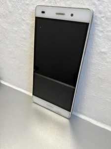 Huawei P8 Lite 1. Version in Weiss startet - aber hat Displayschaden