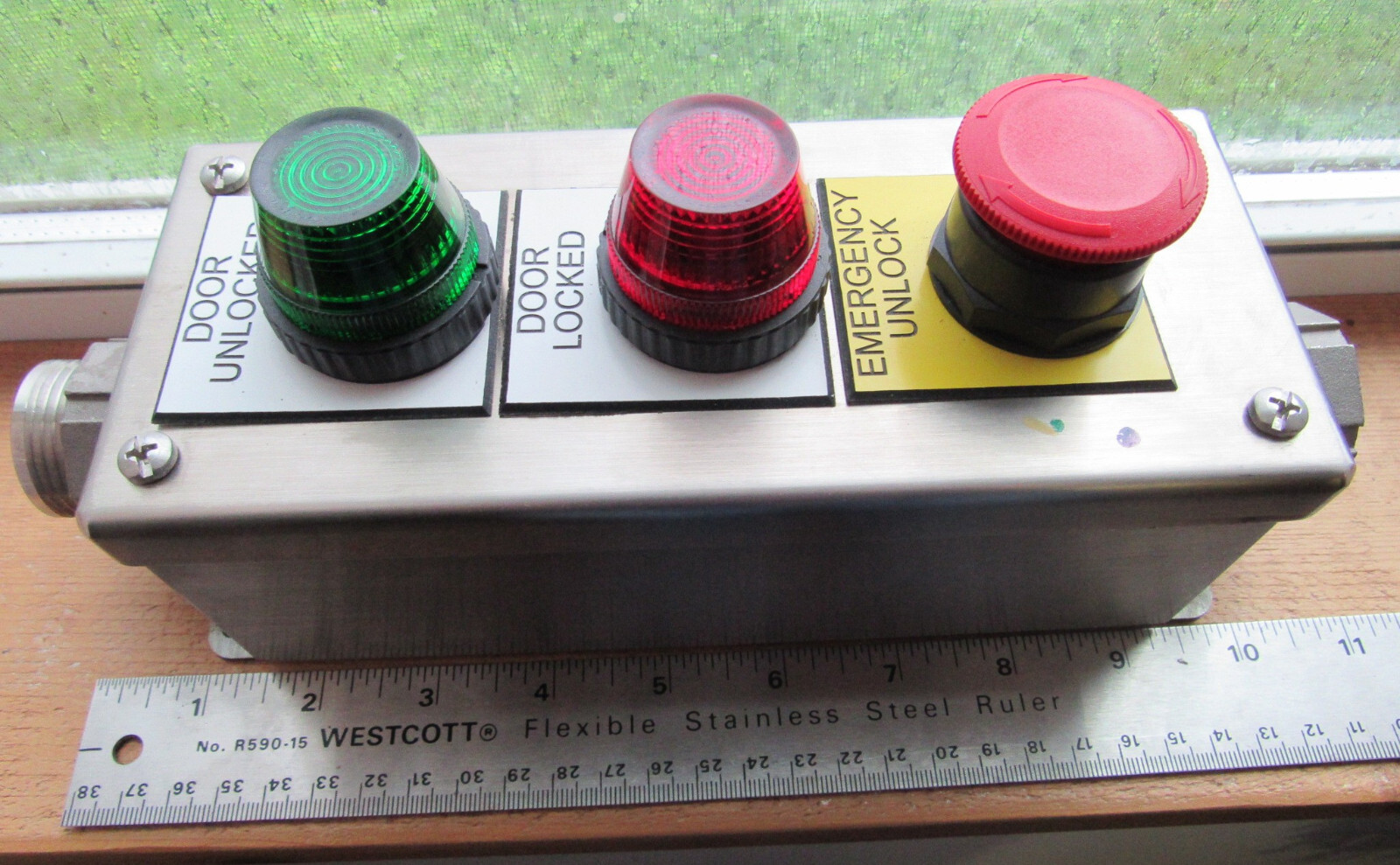 New Hoffman E-3PBSS Stainless 3 Position Push Button Enclosure Door Unlock Lock