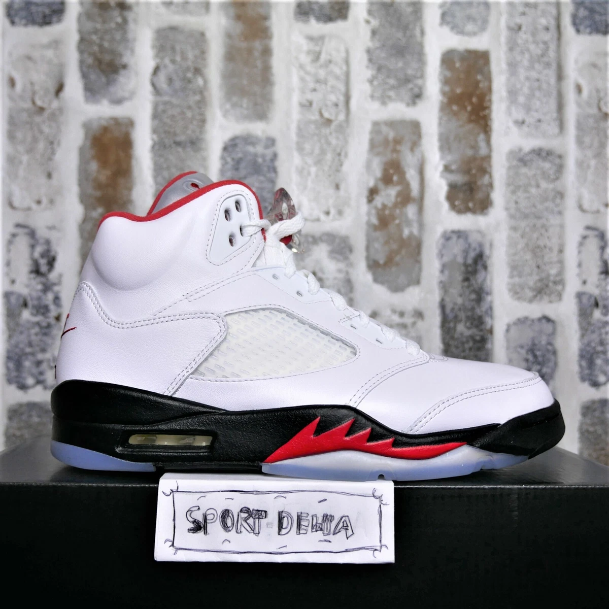 Jordan 5 hotsell retro fire red