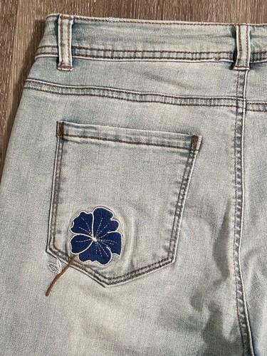 NWT Philosophy Jeans Women’s 8 Light Wash Blue Denim 30x30” Embroidered Floral - Afbeelding 23 van 24