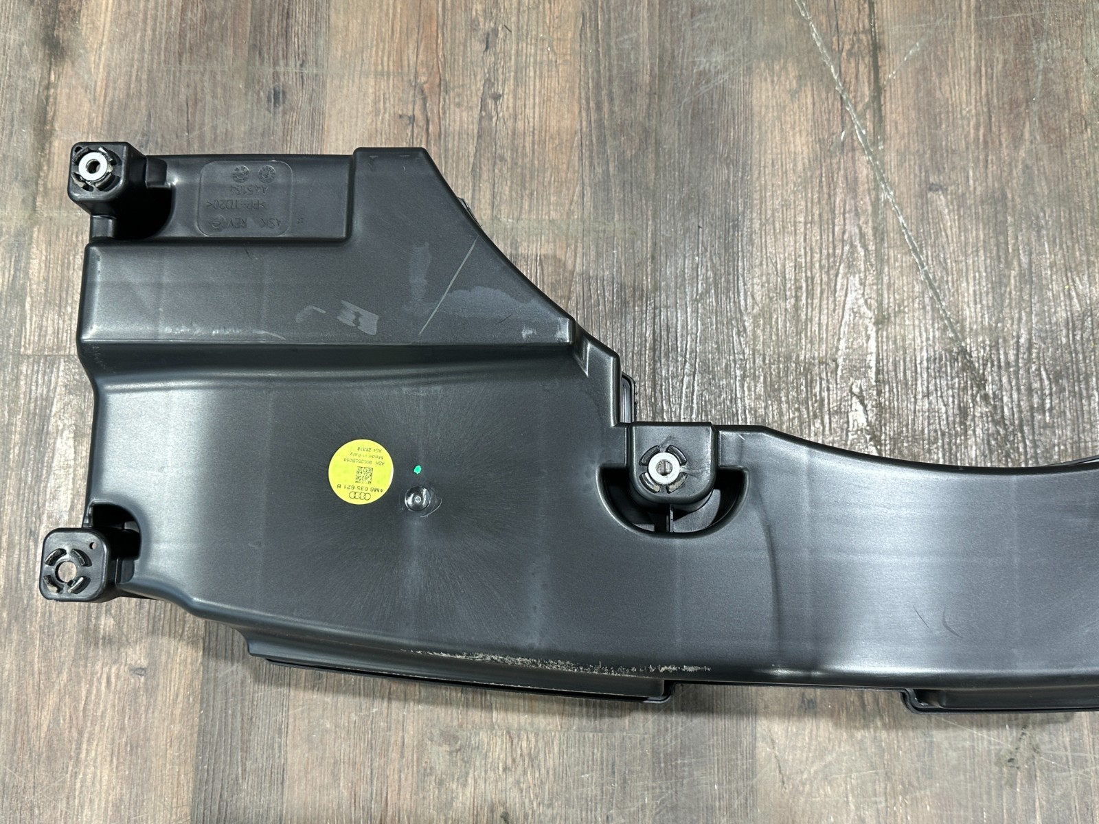 2018-2024 LAMBORGHINI URUS REAR SUBWOOFER OEM 4M8035621