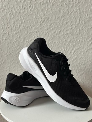 Nike Revolution 7 Herren Sneaker FB2207-001 Gr. 43 / UK 8,5 / US 9,5 / 27,5 cm