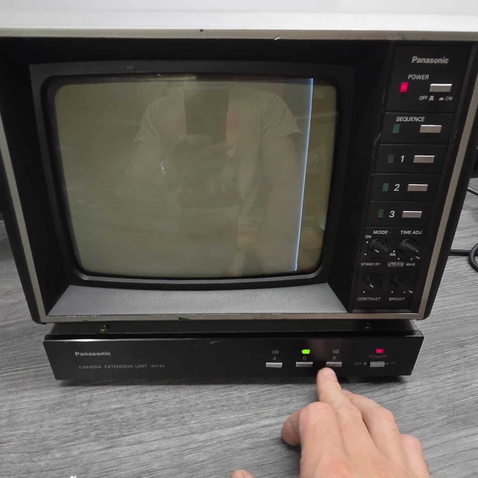 Made In Japan Panasonic Video Monitor WV-72 With WV-83 Camera Extension Unit - Image 4 of 4