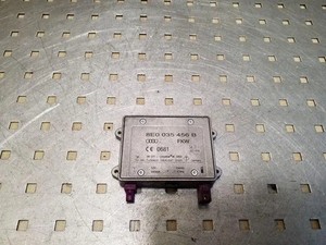 AUDI A3 Cabrio 8P7 Antennenverstärker  8E0035456B 2.00 Diesel 103kw 26072535