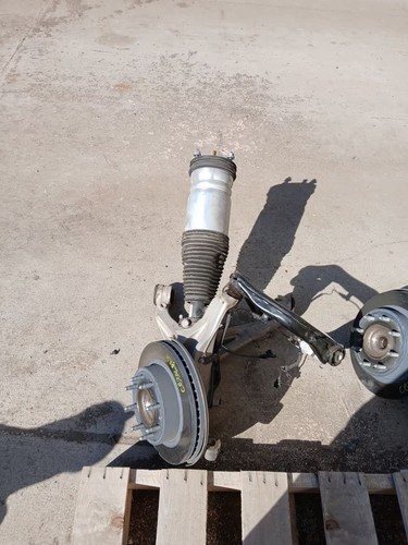 2025 GMC Hummer EV Passenger Right Front Knee 3093820