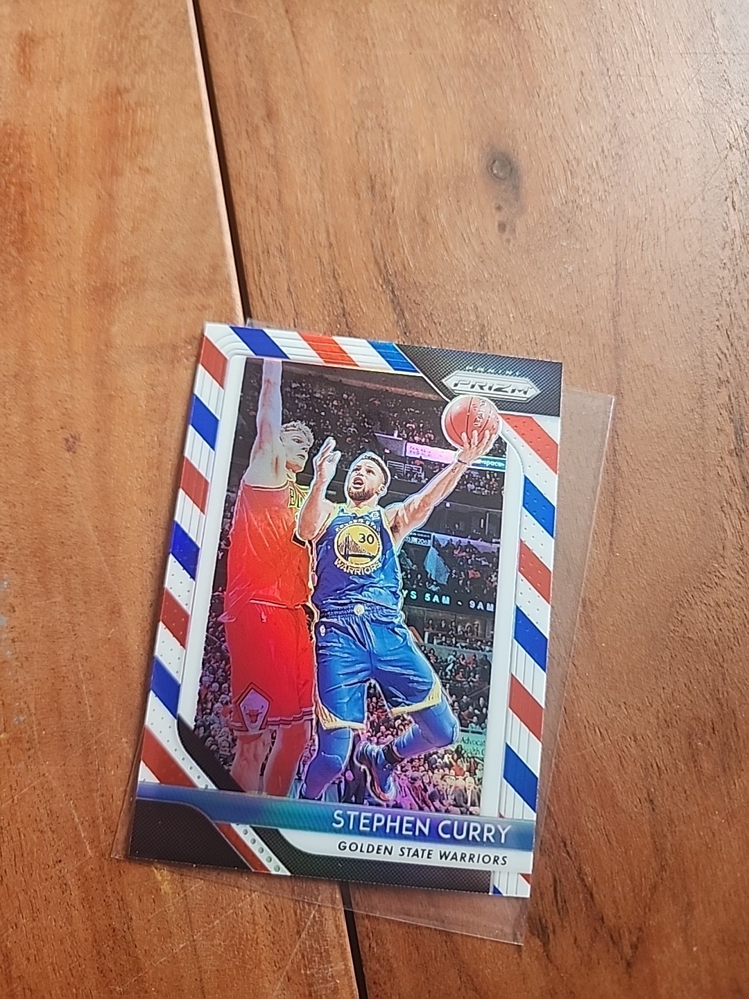 STEPHEN CURRY 2018/19 PANINI PRIZM RED/WHITE/BLUE REFRACTOR PRIZM CARD #222