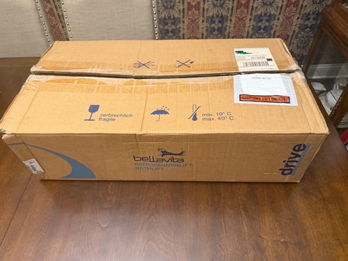 Bellavita Drive Medical  Bathtub Lift w/ Remote Charger -used once!