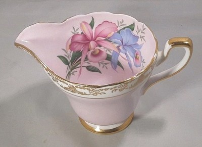 H&M SUTHERLAND ENGLAND ROSA SAHNEKÄNNCHEN GOLD JAKOBSMUSCHEL BONE CHINA BLAU & ROSA IRIS