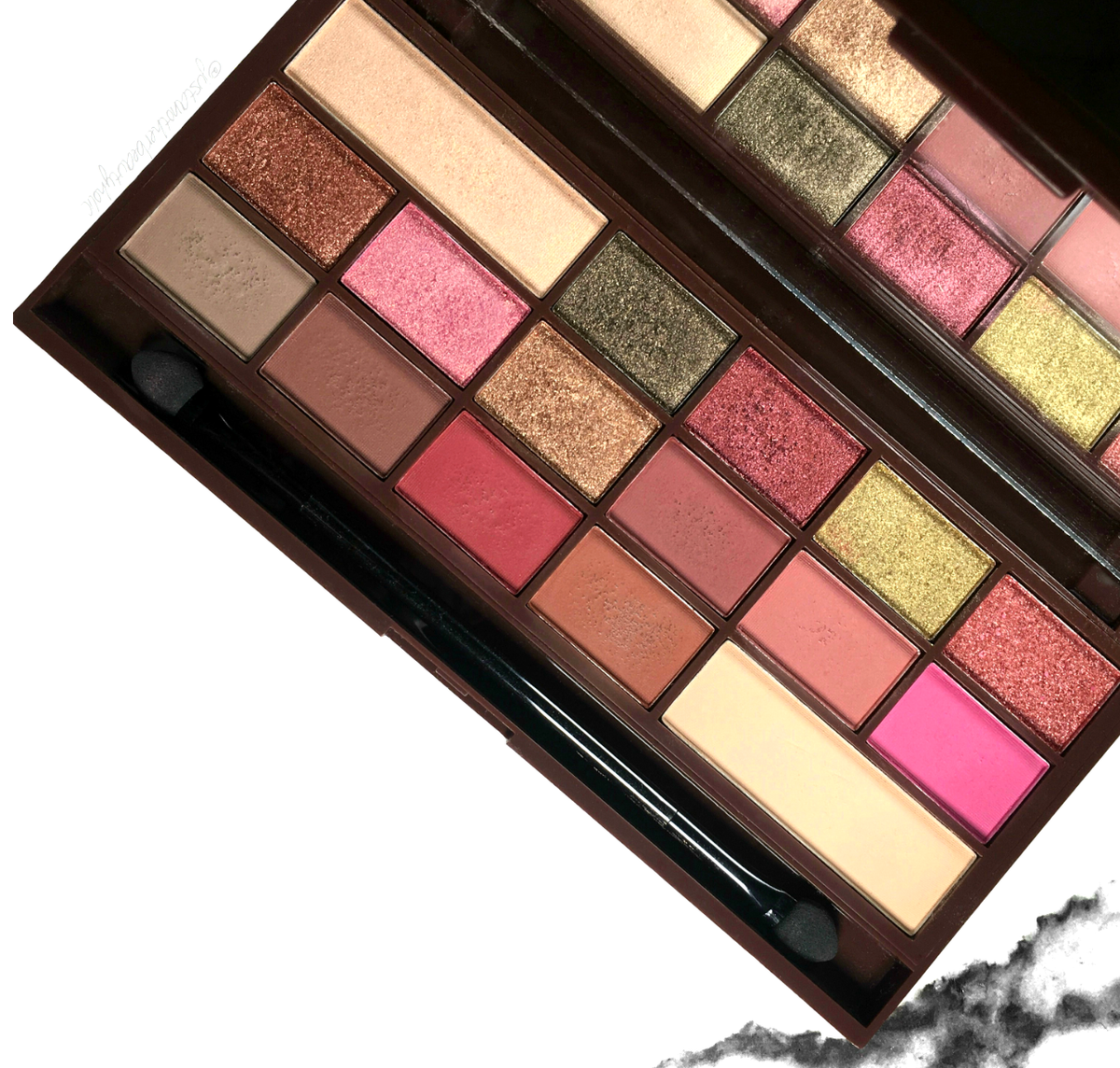 MAKEUP REVOLUTION I Heart Makeup Chocolate Bar Eyeshadow Palettes