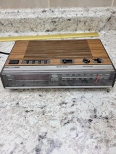 Vintage General Electric 7-4624 Woodgrain AM/FM Clock Radio