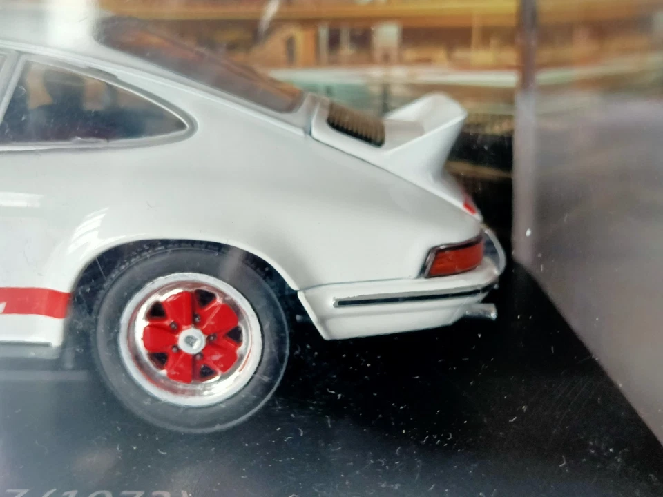 Porsche Carrera 911 RS 2.7 del 1973 in scala 1:24 Perfetta . Teca scheggiata - Immagine 3 di 4