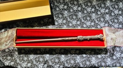 Warner Brothers Harry Potter Universal Studios Harry's Wand In Box