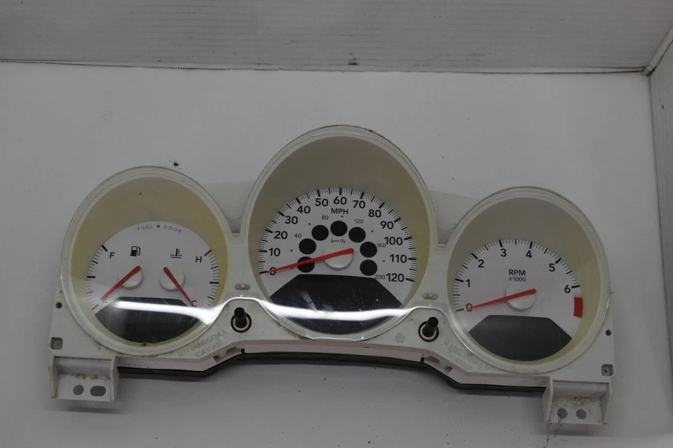 道奇 CALIBER 2007 07 燃油仪表集群速度计 0YD471DHAB 11881 — 第 2/4 张图片