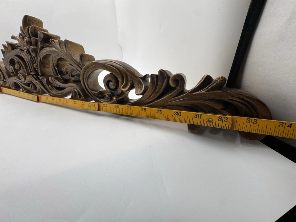 "Aplique decorativo vintage de resina con frontón de pared ornamentado dorado antiguo 33""" Foto 4 de 4