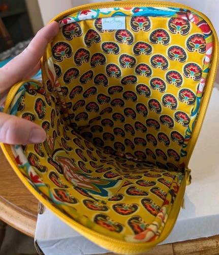 Vera Bradley Tablet Sleeve Yellow Provencal Pattern 10”x8” Soft Sleeve - 第 4/4 張圖片